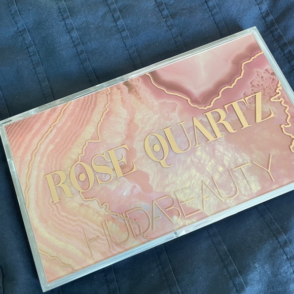 Huda Beauty Rose Quartz - Picture 4 of 4